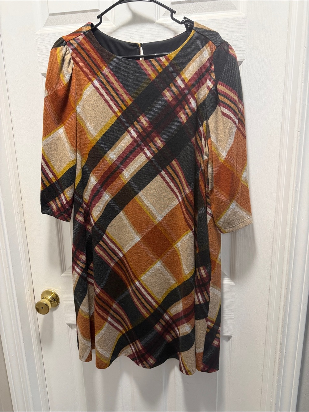Jessica Howard 1X Plaid Fall Shift Dress in Rust and Black